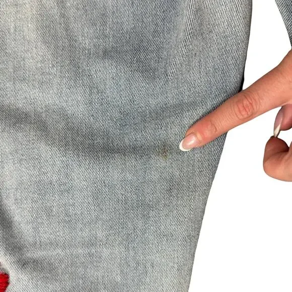 Indigo Rein Light Wash Blue Floral Embroidered Low Rise Chew Hem Jeans size 9 - Picture 12 of 12